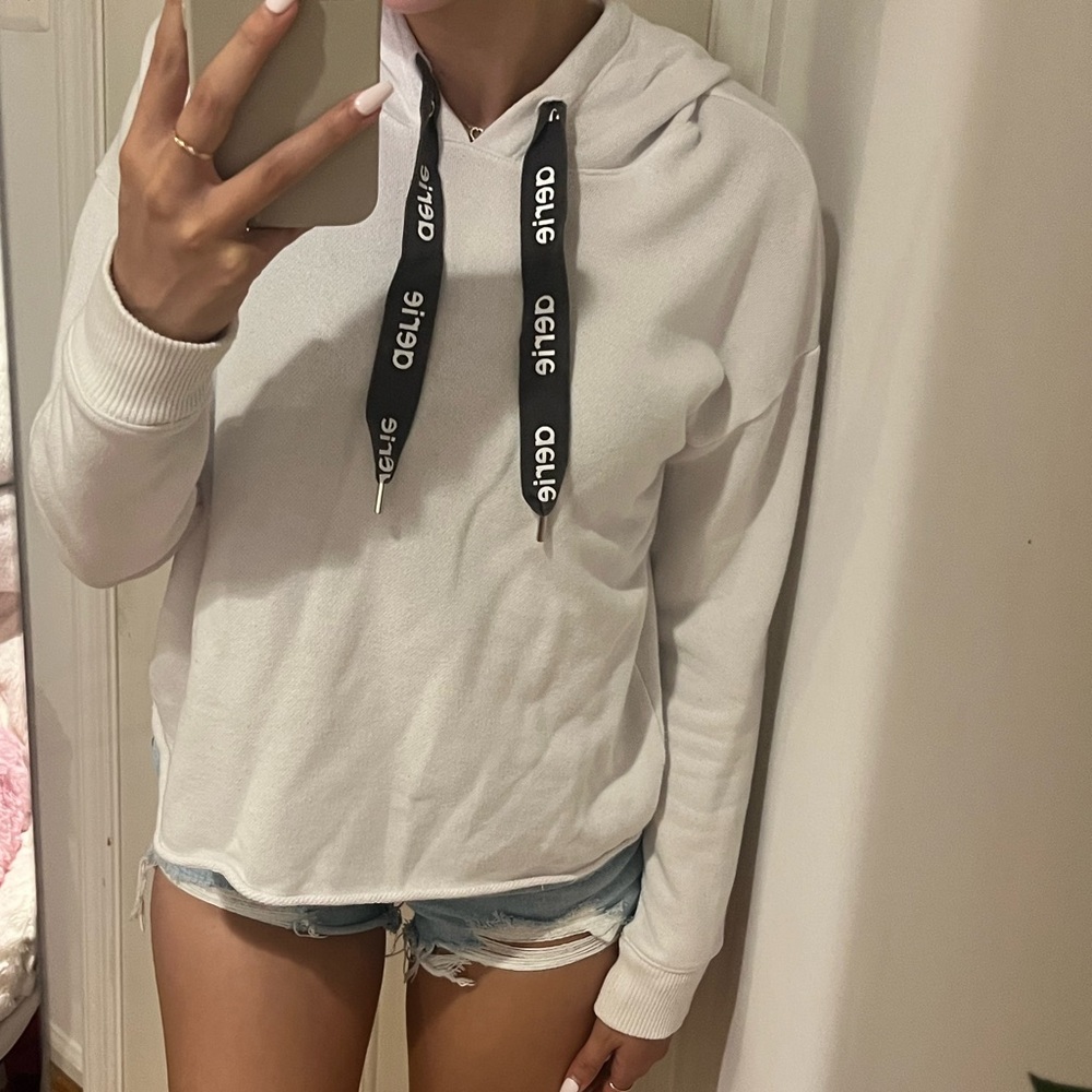 white aerie sweatshirt